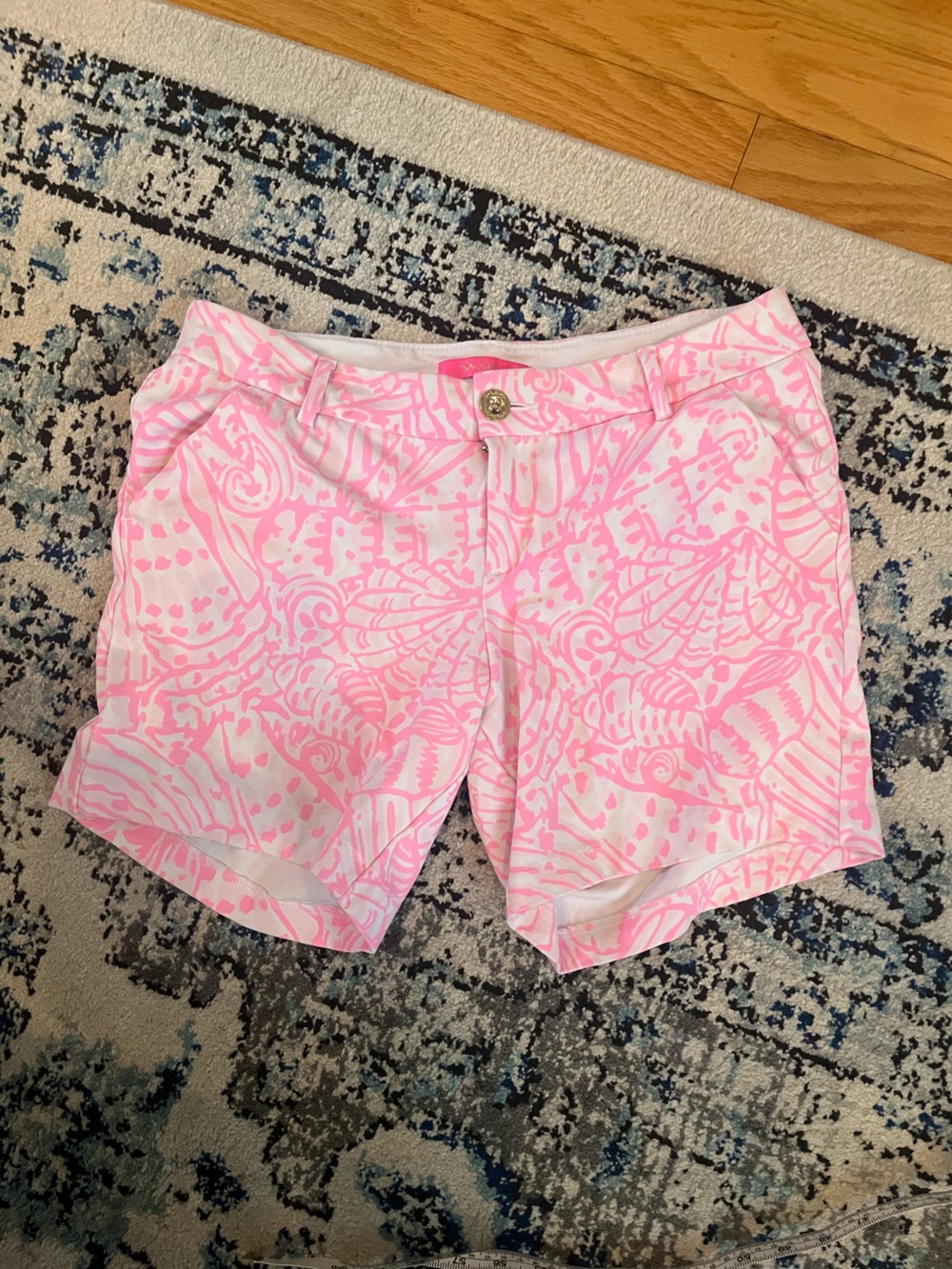 Lilly Pulitzer size 8 Women's Pink Patterned Shorts